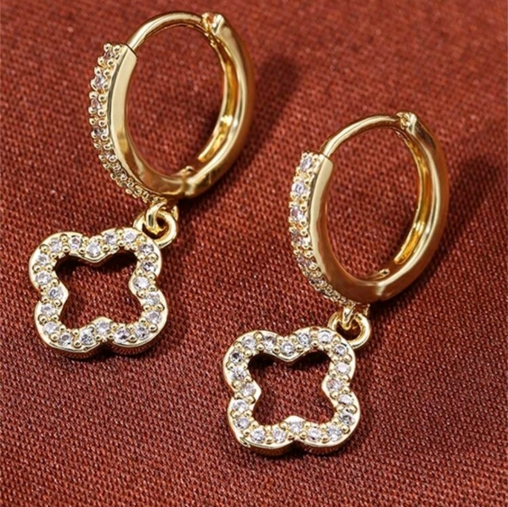 Gold Quatrefoil Drop Hoop Earrings • Crystal Accents • Brand New - Picture 2 of 3